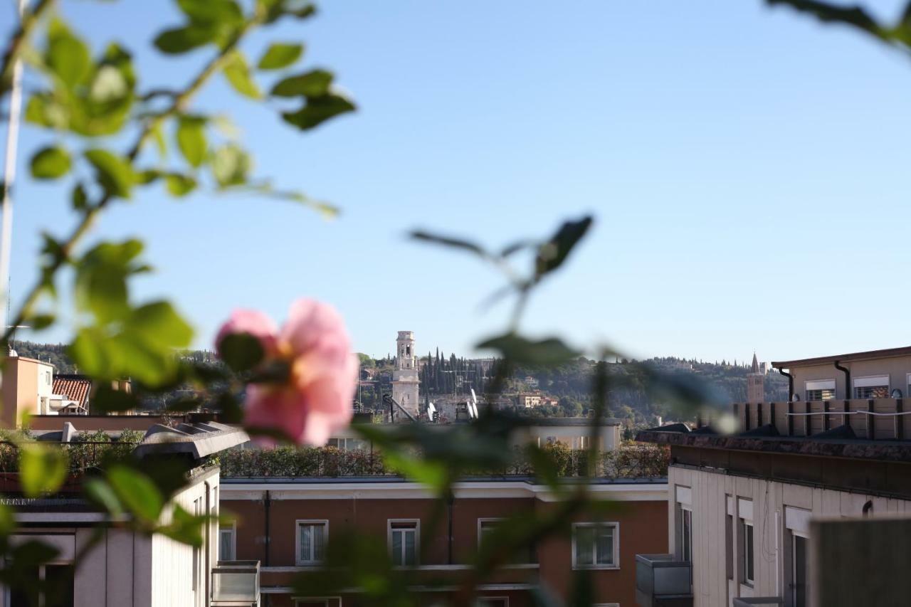 Apartamento Il Garofano Rosa Verona Exterior foto